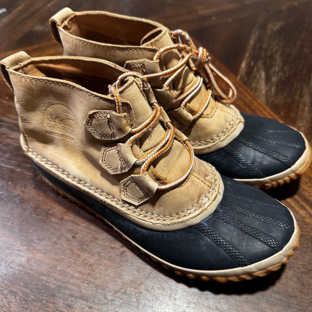 Sorel Out and About Plus Rain Boots Sz. 6.5